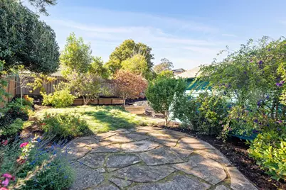 7607 Valentine St, Oakland, CA 94605 - Photo 35