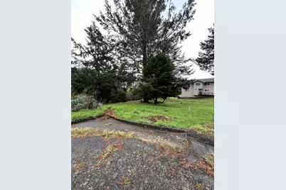 22 Spruce Ct, Whitethorn, CA 95589 - Photo 3