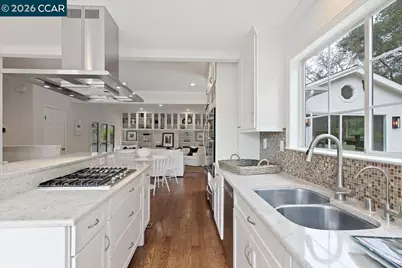 1076 Thompson Rd, Lafayette, CA 94549 - Photo 9