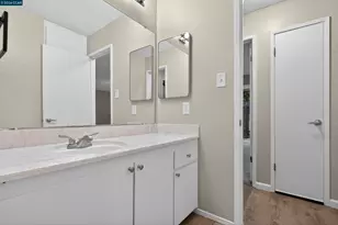 5492 Roundtree Dr, Concord, CA 94521 - Photo 31