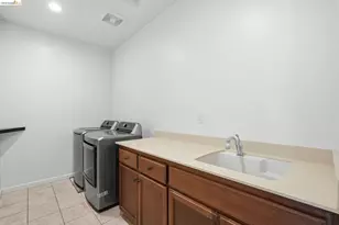 809 Bluestone Dr, Oakley, CA 94561 - Photo 35