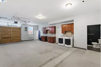 1004 9th Ave, Oakland, CA 94606 - Photo 21
