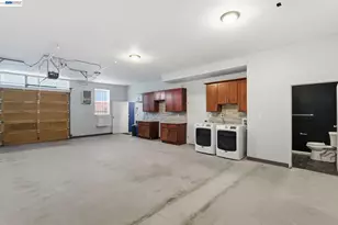 1004 9th Ave, Oakland, CA 94606 - Photo 21