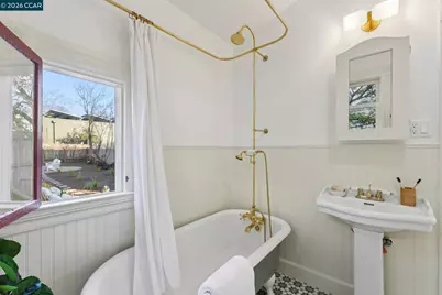 2423 10th St, Berkeley, CA 94710 - Photo 31