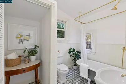 2423 10th St, Berkeley, CA 94710 - Photo 29