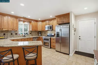 5250 Treosti Pl, Valley Springs, CA 95252 - Photo 9