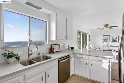 16605 Rolando Ave, Castro Valley, CA 94578 - Photo 17