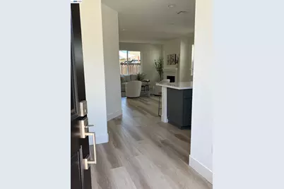 1476 Monument Ln, Fairfield, CA 94533 - Photo 3