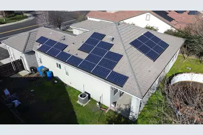 1110 Clearwater Creek Blvd, Manteca, CA 95336 - Photo 5