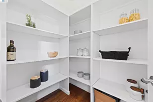 670 Logan Ln, Danville, CA 94526 - Photo 17