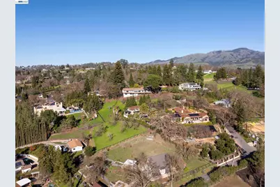 670 Logan Ln, Danville, CA 94526 - Photo 51