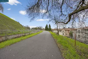 1509 Trailside Cir, Concord, CA 94518 - Photo 35