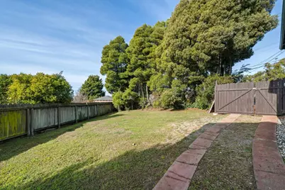 5634 Burlingame Ave, Richmond, CA 94804 - Photo 31