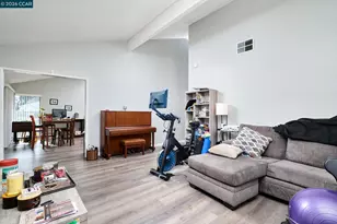 2489 American River Dr, Sacramento, CA 95825 - Photo 45