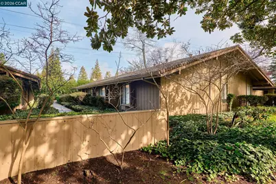 2489 American River Dr, Sacramento, CA 95825 - Photo 33