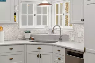 5450 Ascot Dr, Oakland, CA 94611 - Photo 21