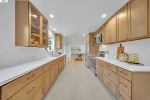 2421 Mallard Dr, Walnut Creek, CA 94597 - Photo 11