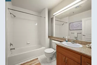 5855 Horton Street #526, Emeryville, CA 94608 - Photo 17