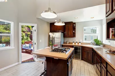10353 Royal Oak Rd, Oakland, CA 94605 - Photo 19