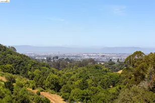 10353 Royal Oak Rd, Oakland, CA 94605 - Photo 13