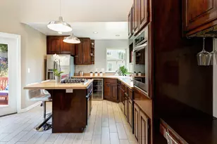 10353 Royal Oak Rd, Oakland, CA 94605 - Photo 17