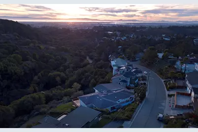 10353 Royal Oak Rd, Oakland, CA 94605 - Photo 53