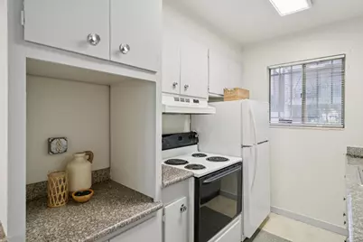 1425 Lakeside Dr #201, Oakland, CA 94612 - Photo 11