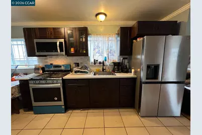 6241 Bromley Ave, Oakland, CA 94621 - Photo 5