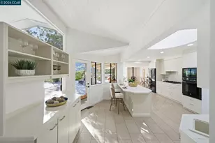 38 Vista Del Mar, Orinda, CA 94563 - Photo 9