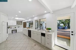 38 Vista Del Mar, Orinda, CA 94563 - Photo 11