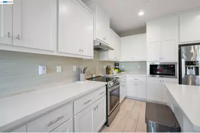 1605 Radiance Ln, Modesto, CA 95356 - Photo 11