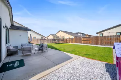 1605 Radiance Ln, Modesto, CA 95356 - Photo 35