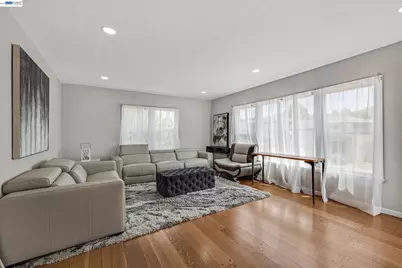 5707 Carberry Ave, Oakland, CA 94609 - Photo 9