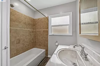 5707 Carberry Ave, Oakland, CA 94609 - Photo 19