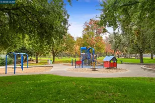 2550 Oak Rd, Walnut Creek, CA 94597 - Photo 25