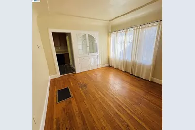 614 28th St, Sacramento, CA 95816 - Photo 7