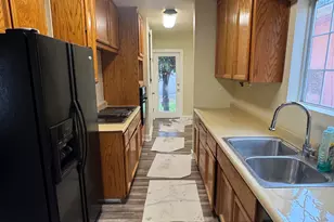 614 28th St, Sacramento, CA 95816 - Photo 17