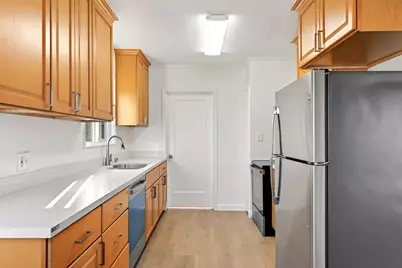 10200 Royal Ann St, Oakland, CA 94603 - Photo 11