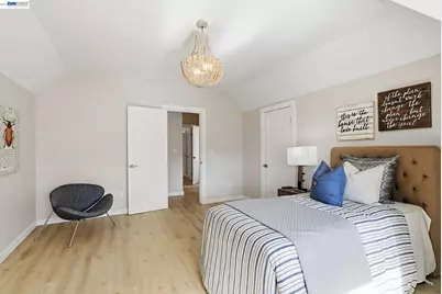 335 Hanover Ave, Oakland, CA 94606 - Photo 17