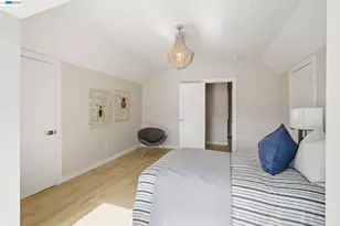 335 Hanover Ave, Oakland, CA 94606 - Photo 13