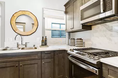 548 37th St, Oakland, CA 94609 - Photo 17