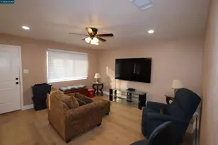 2209 Peppertree Way, Antioch, CA 94509 - Photo 7