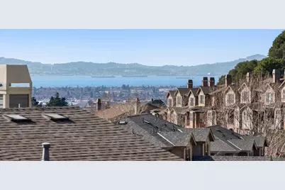 6466 Bayview Dr, Oakland, CA 94605 - Photo 33