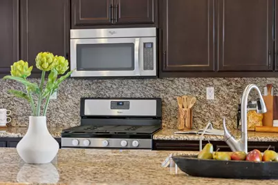 6466 Bayview Dr, Oakland, CA 94605 - Photo 19