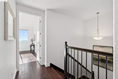 6466 Bayview Dr, Oakland, CA 94605 - Photo 27