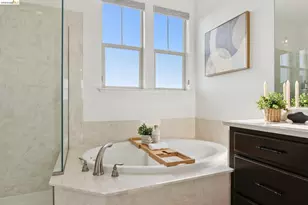 6466 Bayview Dr, Oakland, CA 94605 - Photo 37