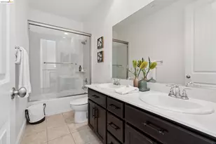 6466 Bayview Dr, Oakland, CA 94605 - Photo 41