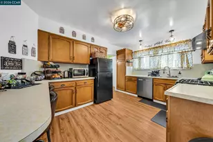 2628 Logan St, Oakland, CA 94601 - Photo 13