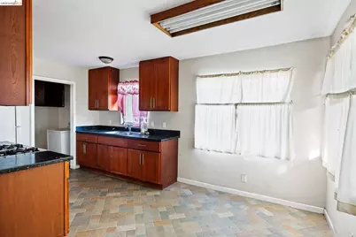 118 Maine Avenue, Richmond, CA 94804 - Photo 9