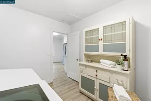 2142 Grant St, Concord, CA 94520 - Photo 27